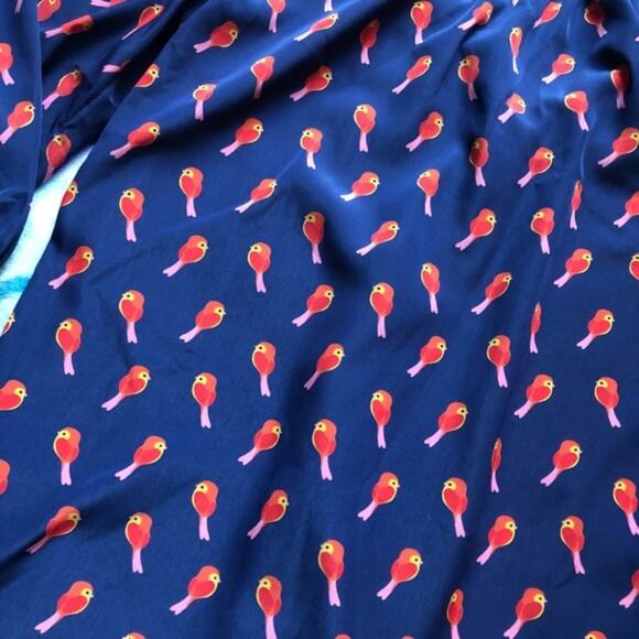 Old Navy Blue Bird Print Blouse Size XS - Picture 7 of 7